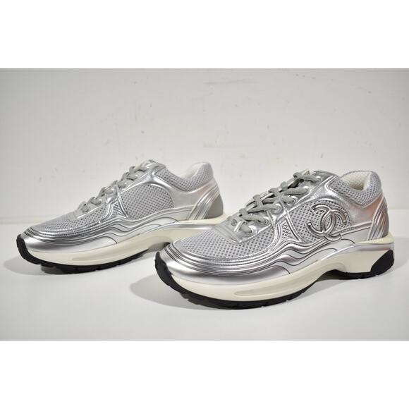 Chanel 23C Gray Silver Metallic CC Logo Lace Up Flat Runner Trainer Sneaker 38.5 - Picture 10 of 12